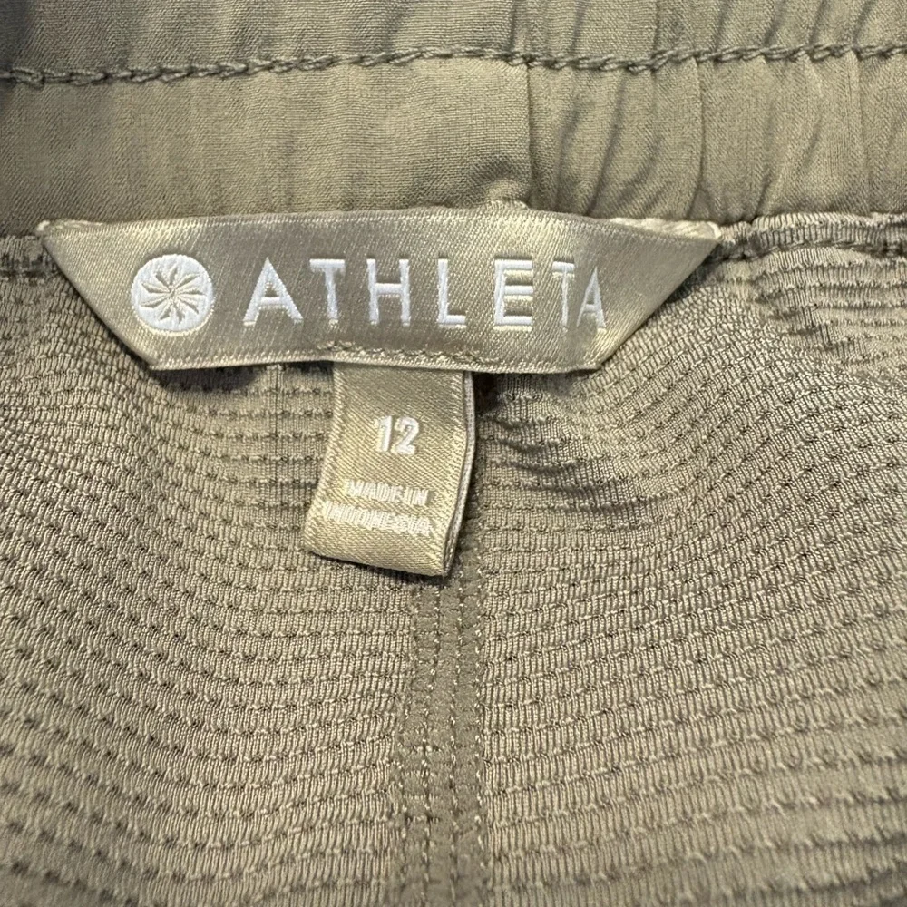 Athleta ~ Chelsea Cargo Skort Lt Asphalt Grey Soft Stretch Skirt/Shorts Sz 12
